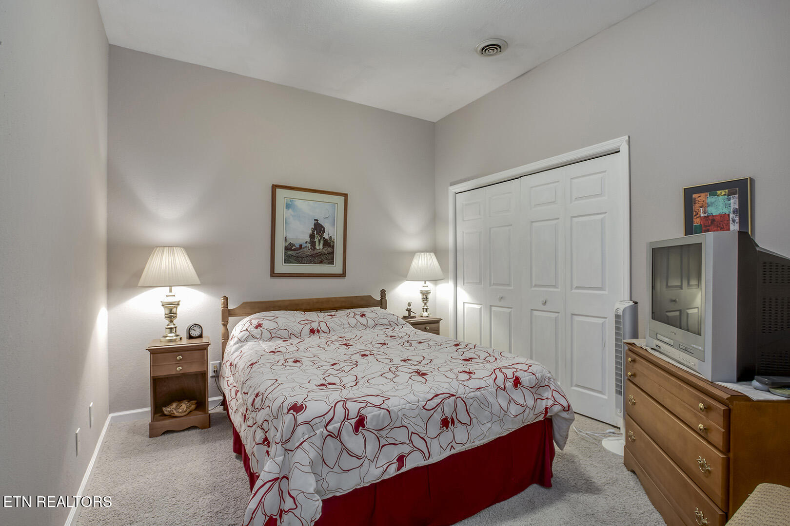 Loudon, Tennessee 37774, United States, 4 Bedrooms Bedrooms, ,5 BathroomsBathrooms,Residential,Pending,168126