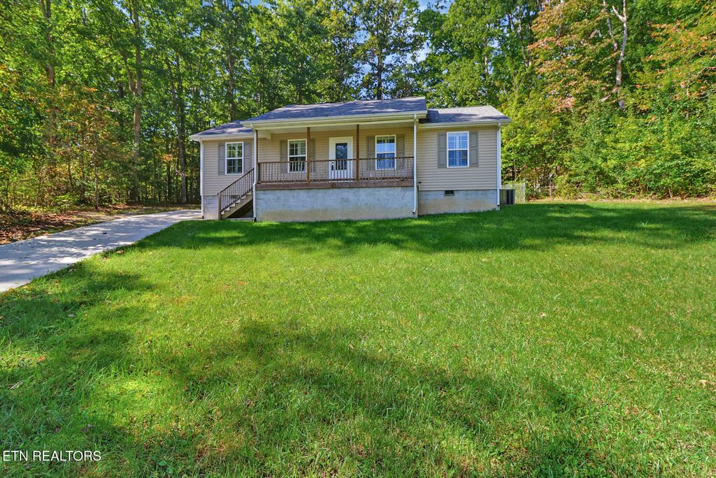 Photo of 198 Orange Circle, Crossville, TN 38555 (MLS # 1318032)