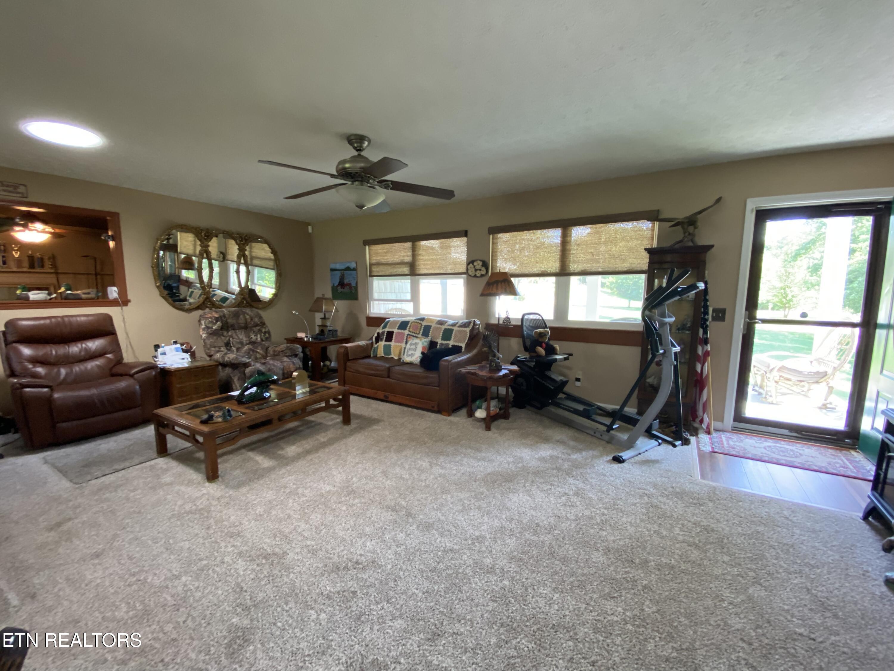 886 Pin Hook Rd