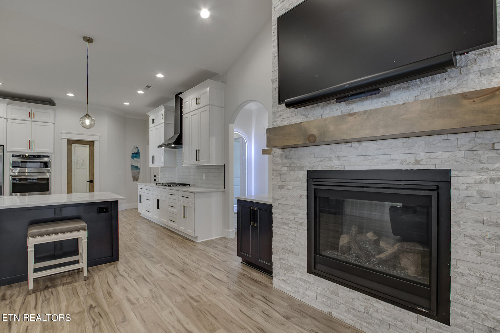 Loudon, Tennessee 37774, United States, 3 Bedrooms Bedrooms, ,2 BathroomsBathrooms,Residential,Active,219005