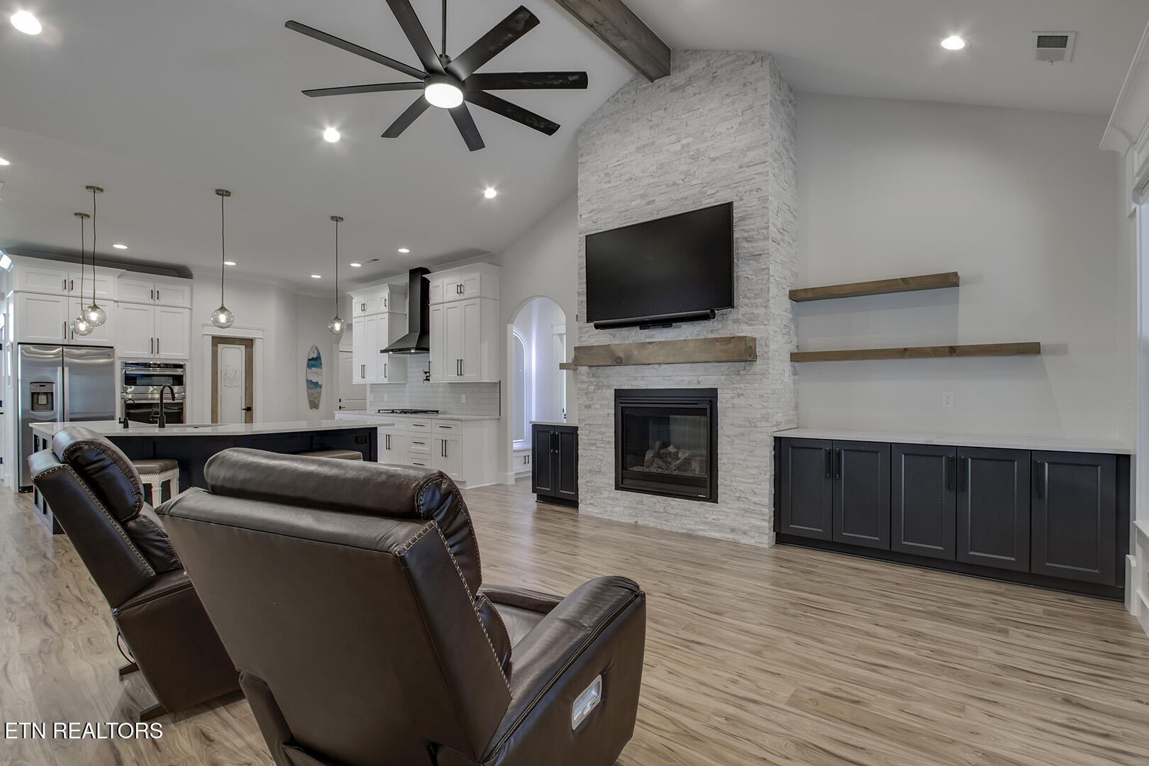 Loudon, Tennessee 37774, United States, 3 Bedrooms Bedrooms, ,2 BathroomsBathrooms,Residential,Active,219005