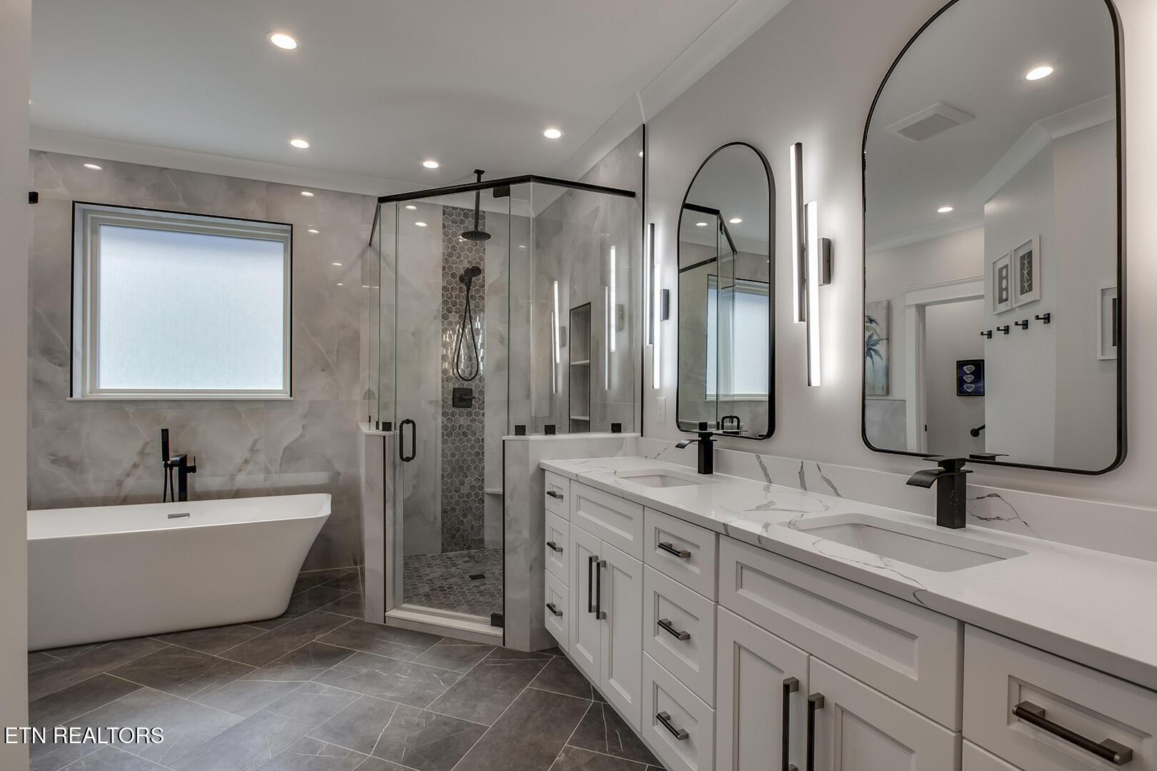 Loudon, Tennessee 37774, United States, 3 Bedrooms Bedrooms, ,2 BathroomsBathrooms,Residential,Active,219005