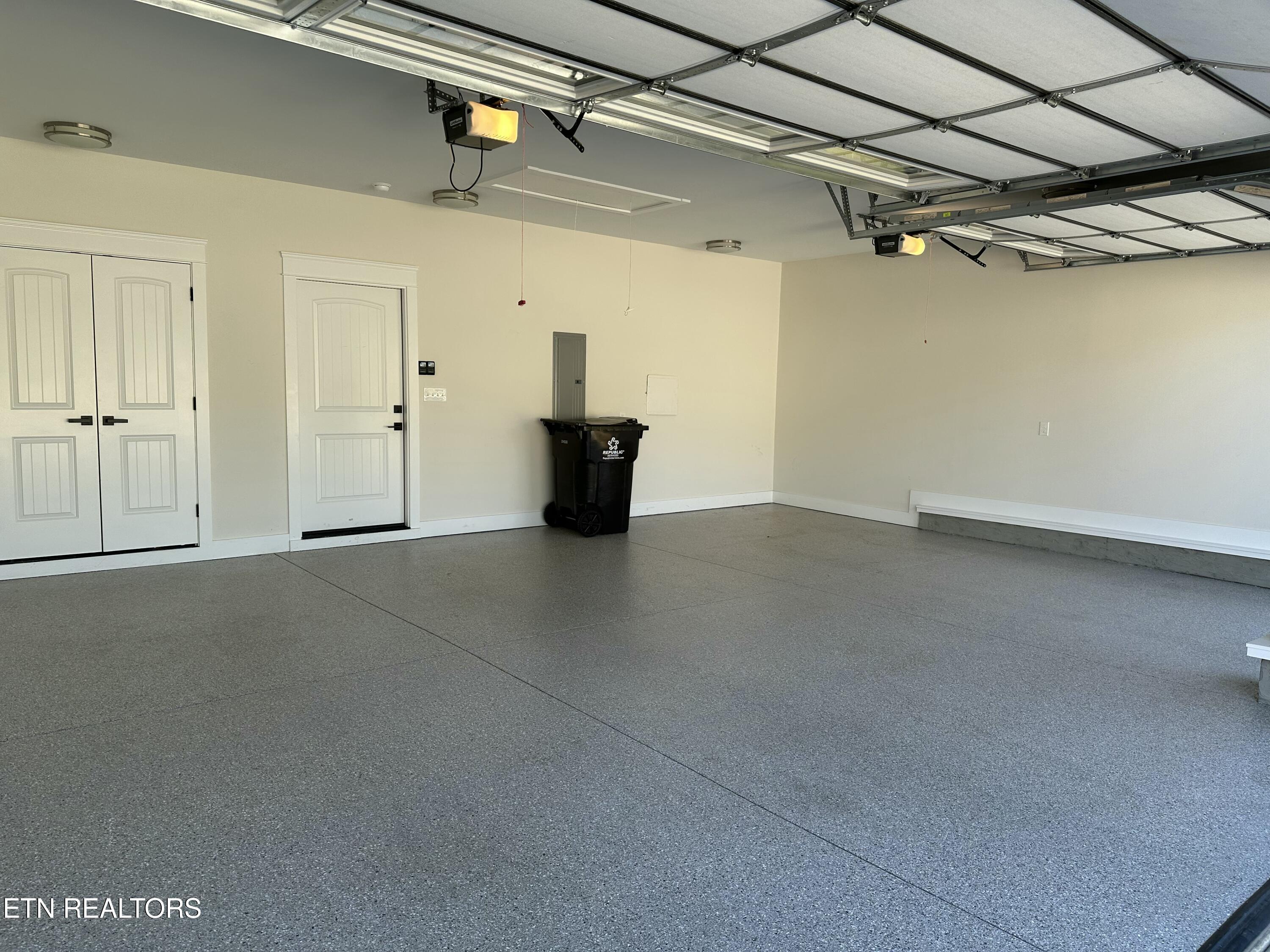 Loudon, Tennessee 37774, United States, 3 Bedrooms Bedrooms, ,2 BathroomsBathrooms,Residential,Active,219005