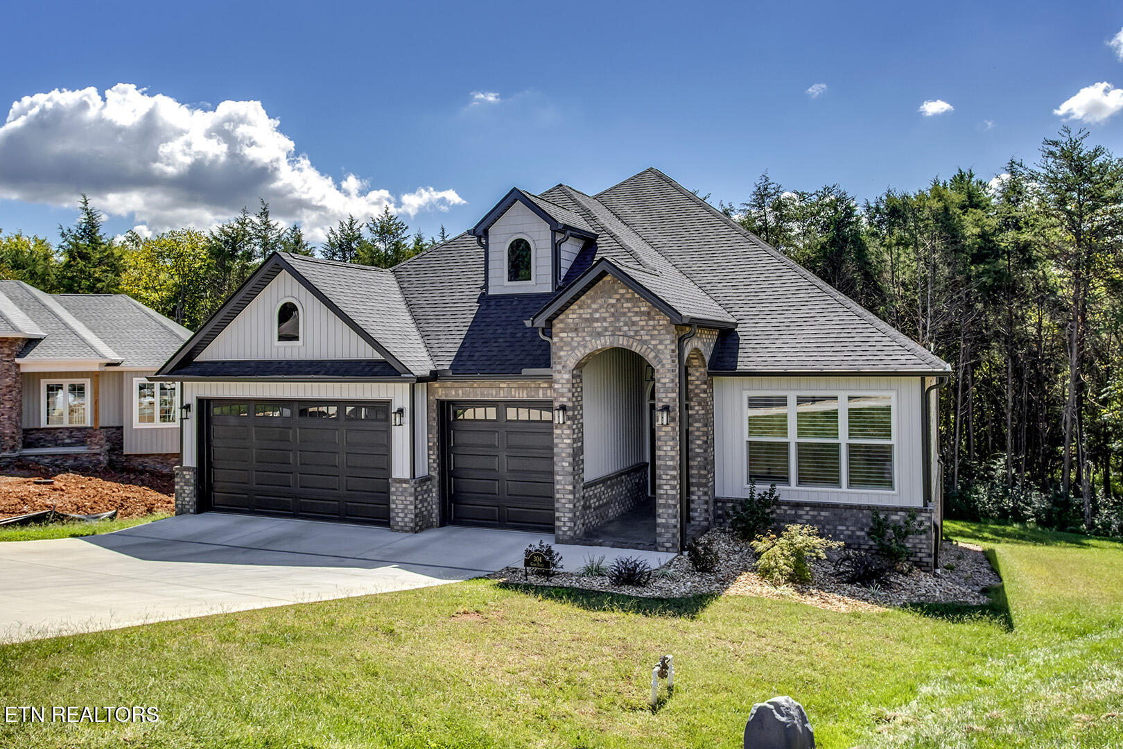 Loudon, Tennessee 37774, United States, 3 Bedrooms Bedrooms, ,2 BathroomsBathrooms,Residential,Active,219005