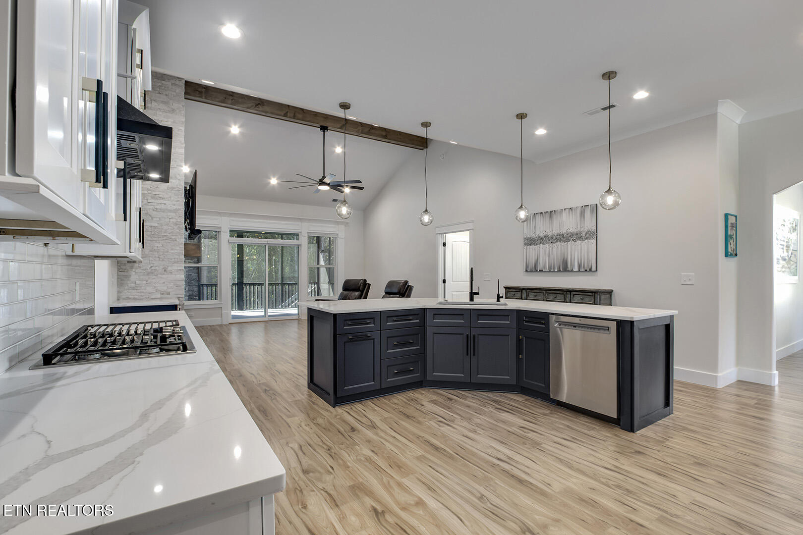 Loudon, Tennessee 37774, United States, 3 Bedrooms Bedrooms, ,2 BathroomsBathrooms,Residential,Active,219005