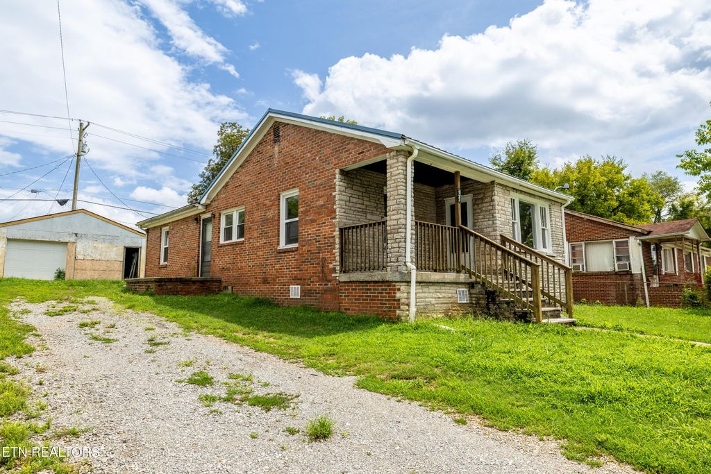 Photo of 133 W Edison St, Alcoa, TN 37701 (MLS # 1271421)