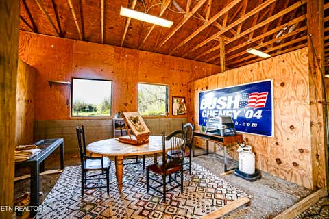 Tiny photo for 243 Black Oak Rd, Clinton, TN 37716 (MLS # 1332537)