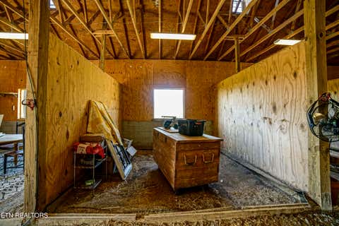 Tiny photo for 243 Black Oak Rd, Clinton, TN 37716 (MLS # 1332537)
