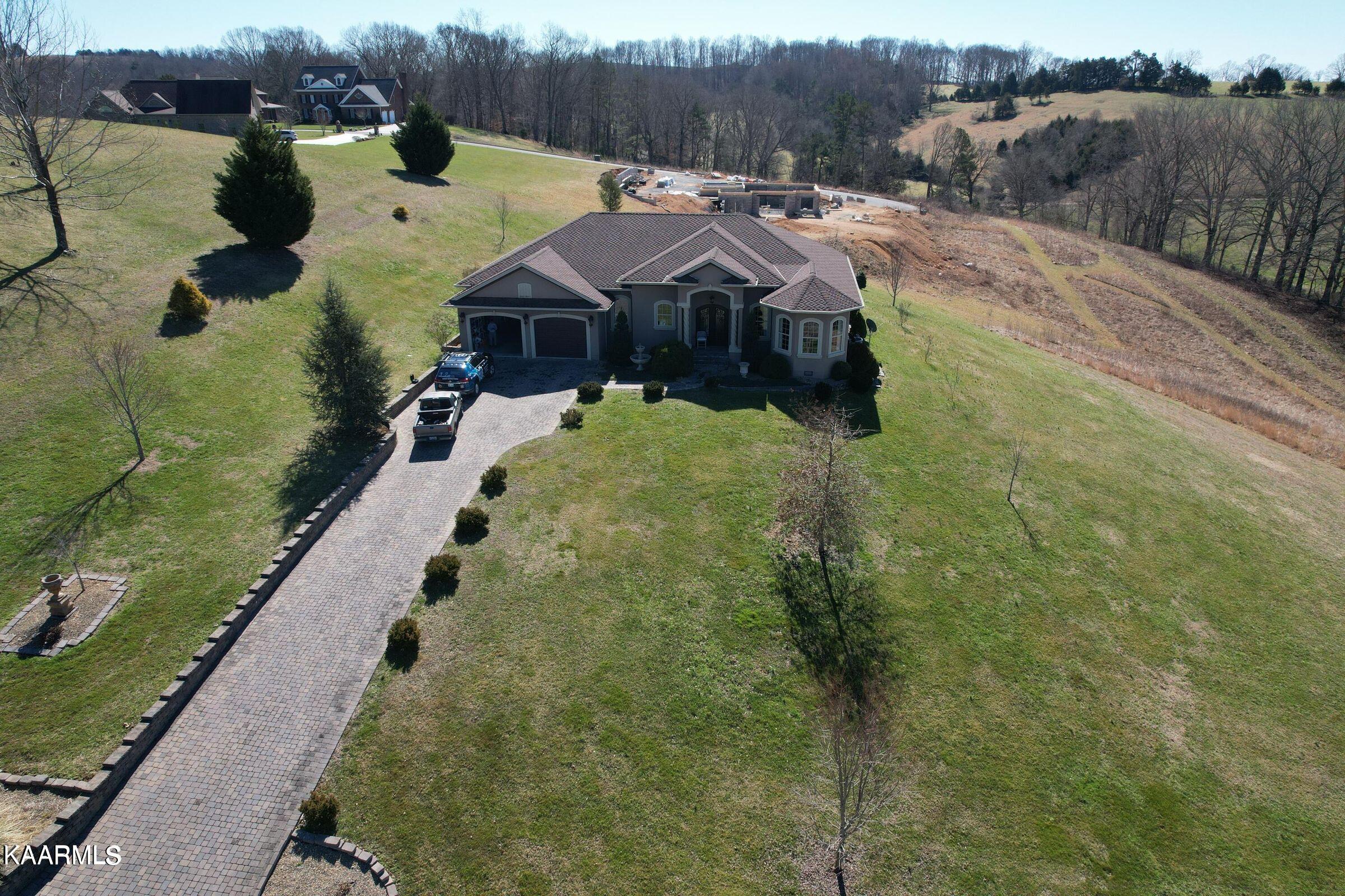 Photo 6 of 34 of 286 Deevel Blvd house