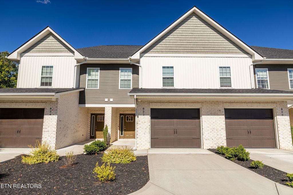 Photo of 822 Mccammon Ave, Maryville, TN 37801 (MLS # 1319348)