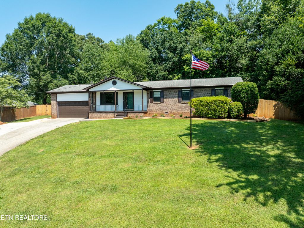 Photo of 1354 Hillvale Rd, Louisville, TN 37777 (MLS # 1306199)