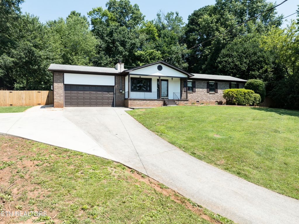 Photo of 1354 Hillvale Rd, Louisville, TN 37777 (MLS # 1306199)