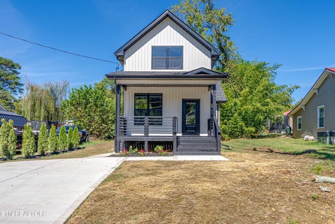 Photo of 405 Forestal Drive, Knoxville, TN 37918 (MLS # 1357366)