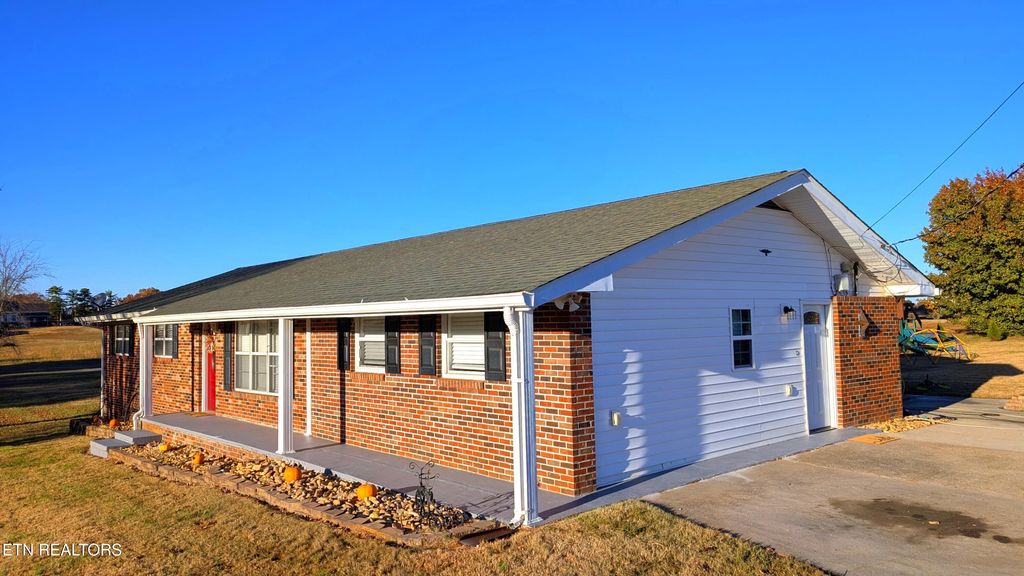 Photo of 858 Seed Tick Rd, Philadelphia, TN 37846 (MLS # 1321857)