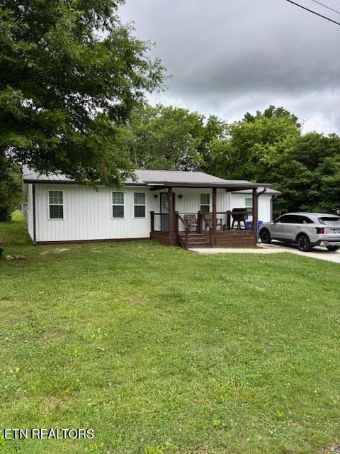 Photo of 409 Greenwood Circle, Madisonville, TN 37354 (MLS # 1342564)