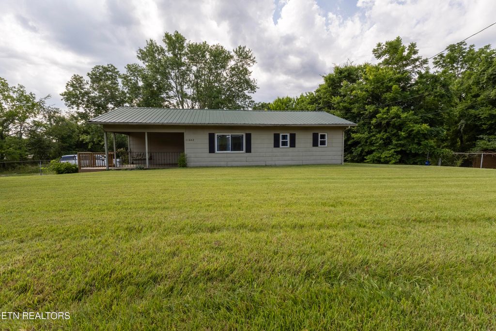 Photo of 11462 Snyder Rd, Knoxville, TN 37932 (MLS # 1347361)