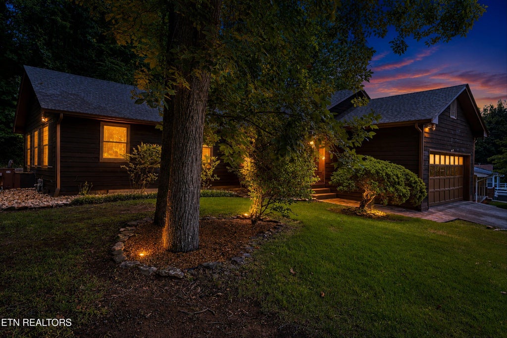Photo of 112 Wedgewood Rd, Oak Ridge, TN 37830 (MLS # 1345937)