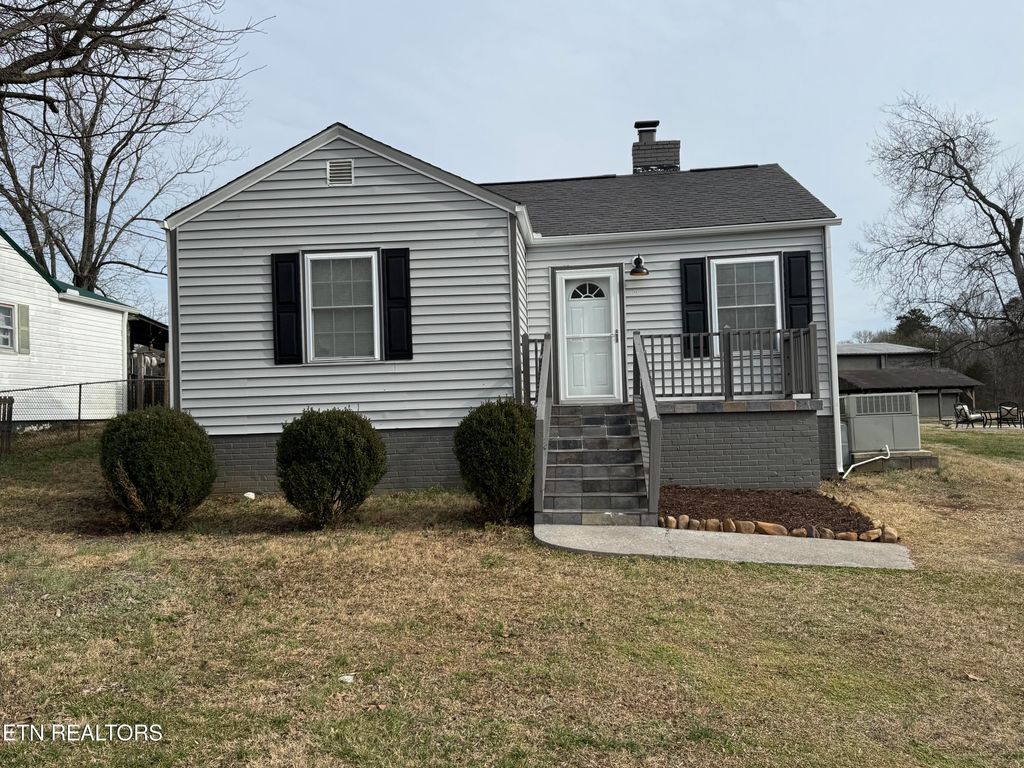 Photo of 2605 Orton Drive, Maryville, TN 37804 (MLS # 1330099)