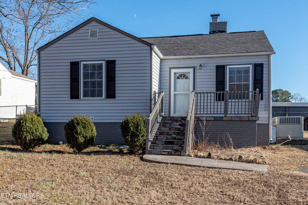 Photo of 2605 Orton Drive, Maryville, TN 37804 (MLS # 1330099)