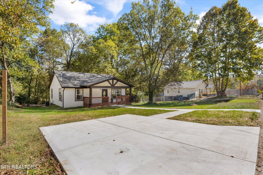 Photo of 1612 Robert Huff Lane, Knoxville, TN 37914 (MLS # 1360042)
