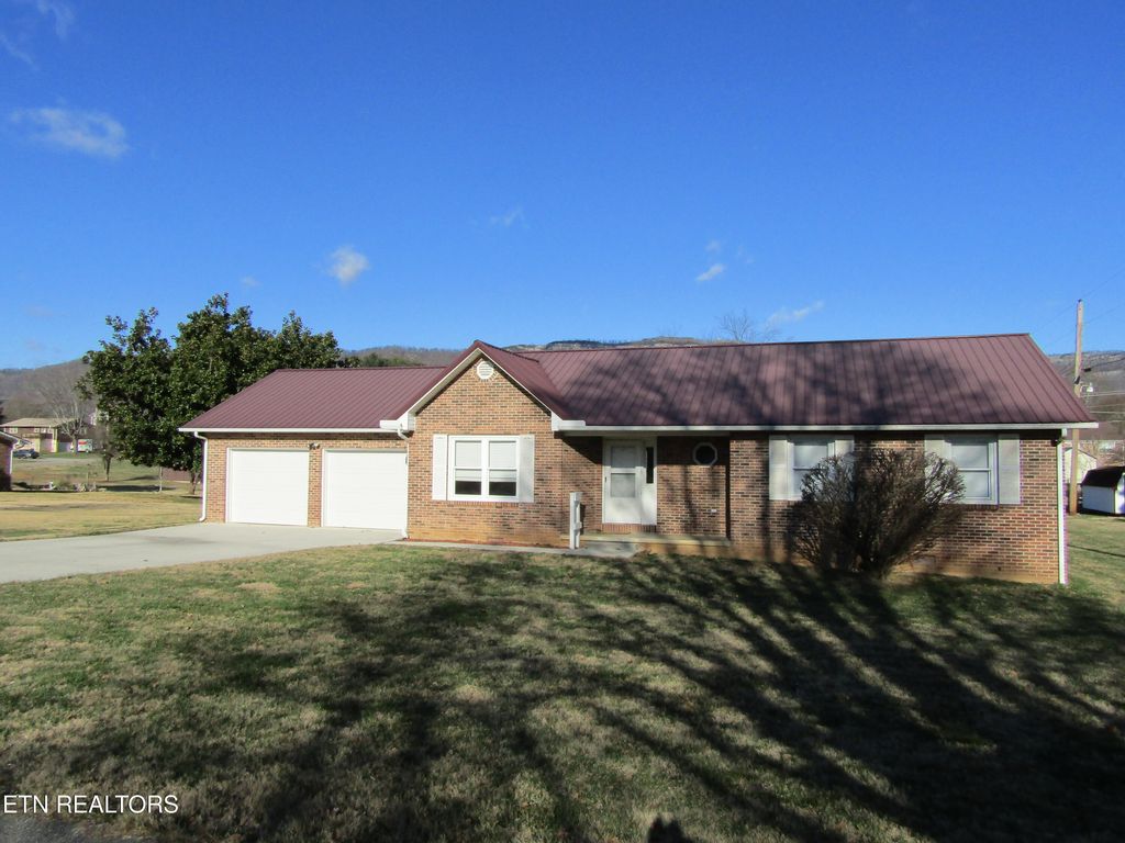 Photo of 129 Farris Circle, LaFollette, TN 37766 (MLS # 1327187)
