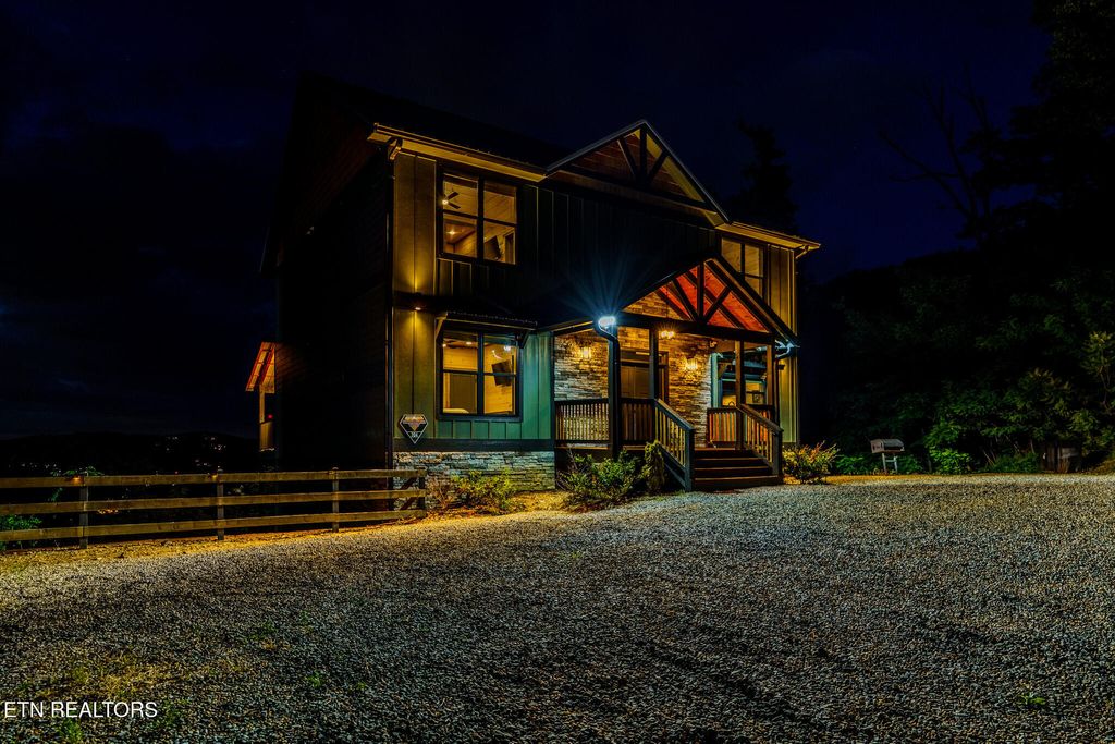 Photo of 704 Topside Rd, Gatlinburg, TN 37738 (MLS # 1340974)