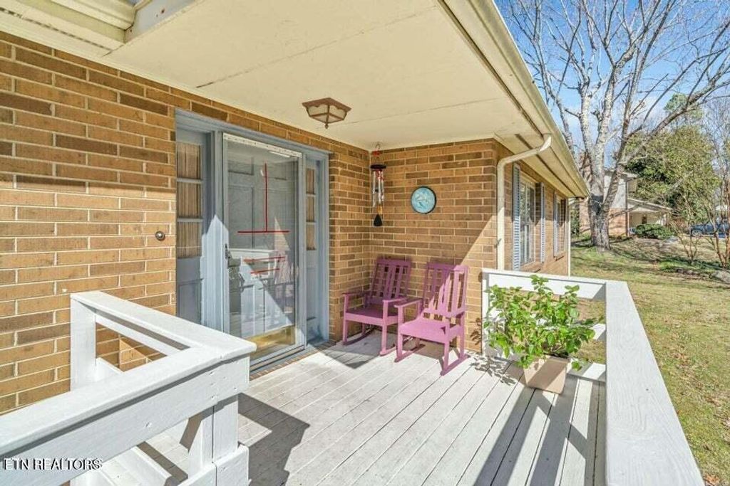 Photo of 111 McNew Drive, Harriman, TN 37748 (MLS # 1316322)