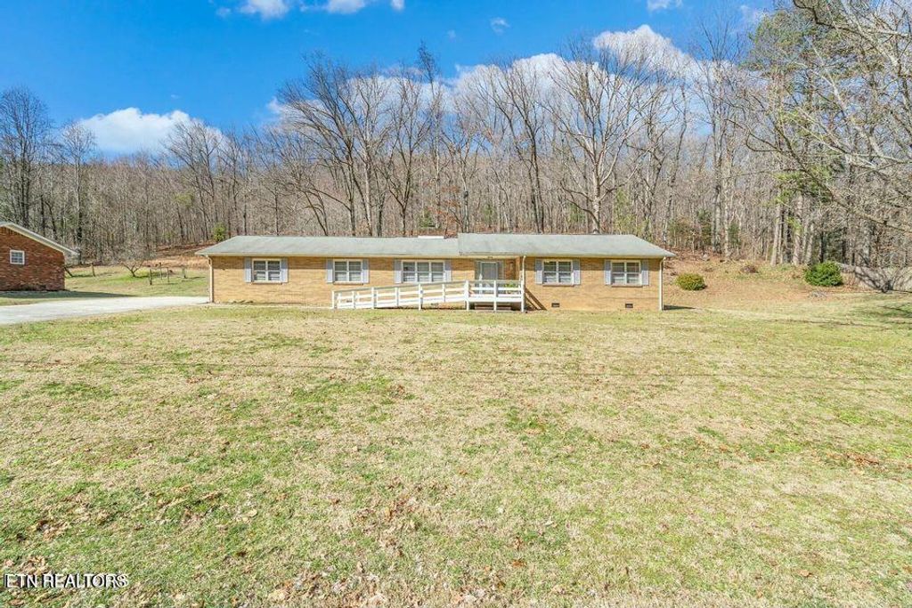 Photo of 111 McNew Drive, Harriman, TN 37748 (MLS # 1316322)