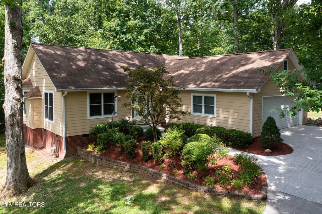 Photo of 272 Woodhaven Drive, Vonore, TN 37885 (MLS # 1267381)