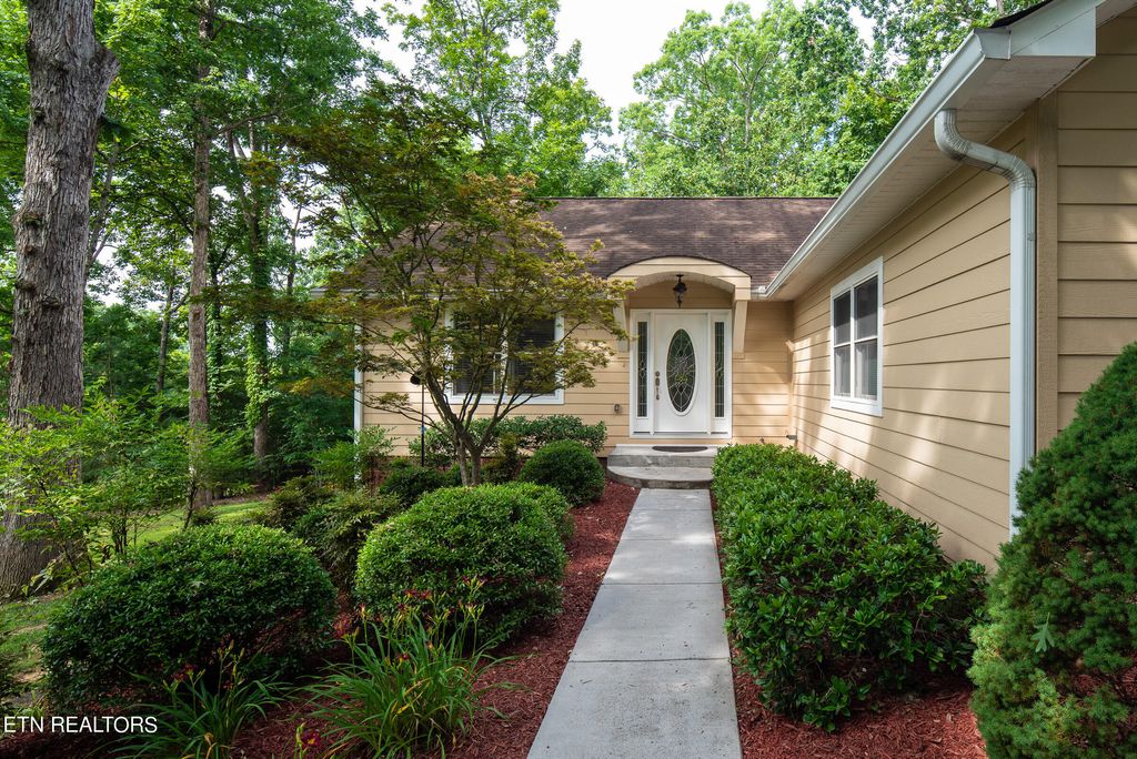 Photo of 272 Woodhaven Drive, Vonore, TN 37885 (MLS # 1267381)