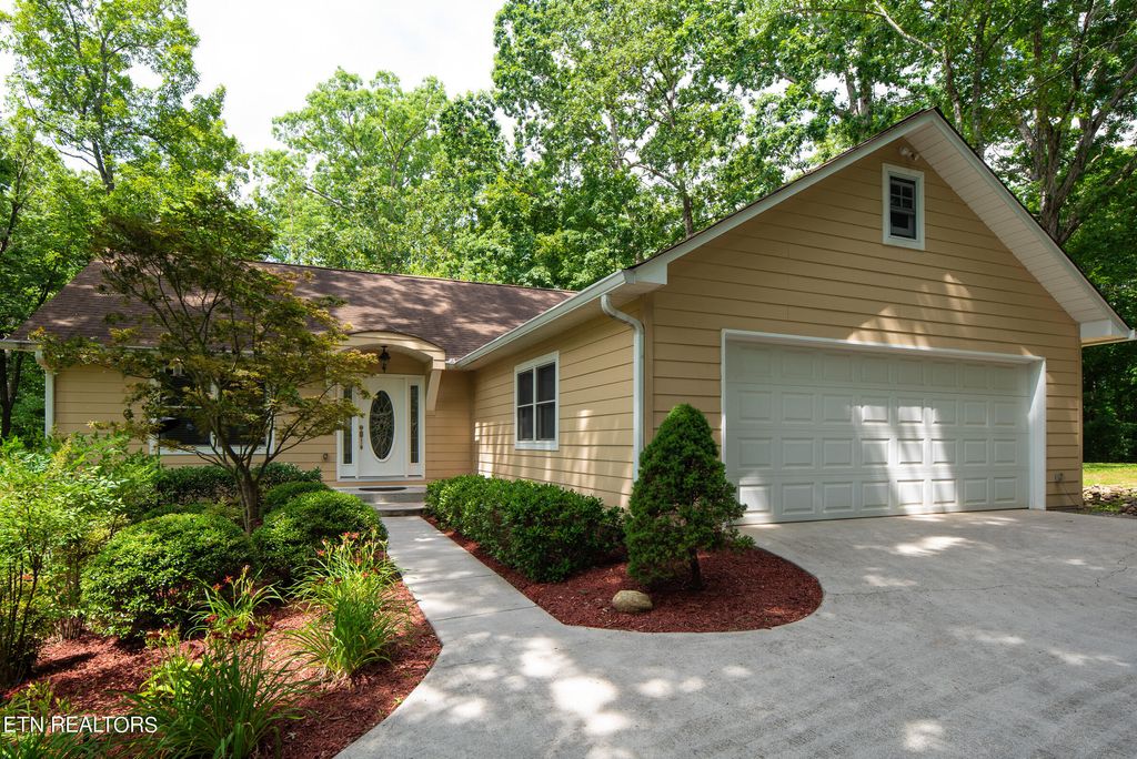 Photo of 272 Woodhaven Drive, Vonore, TN 37885 (MLS # 1267381)