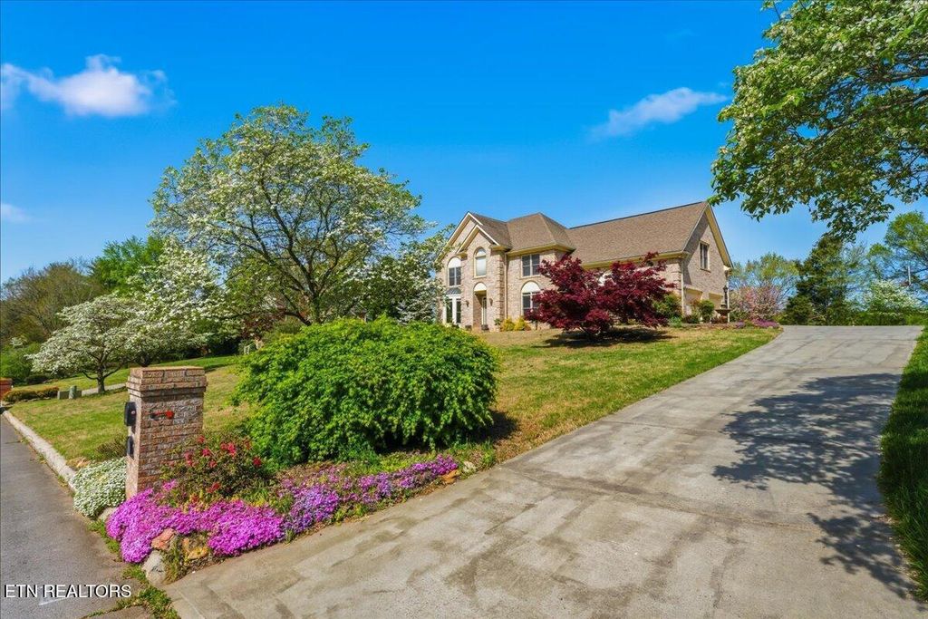 Photo of 10609 Riverlake Drive, Knoxville, TN 37922 (MLS # 1335769)