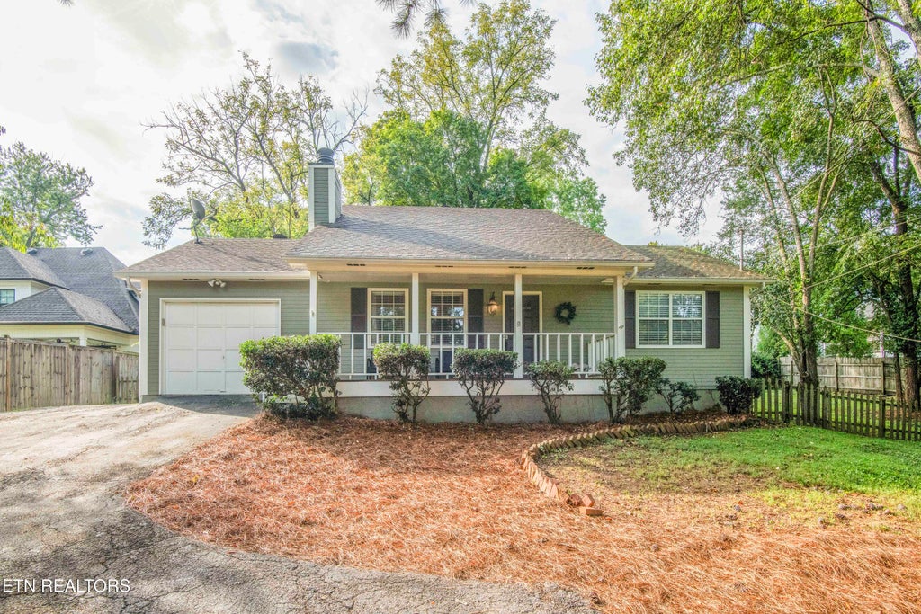 Photo of 6812 Westland Drive, Knoxville, TN 37919 (MLS # 1359080)