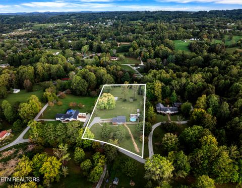 Tiny photo for 328 Edgewood Drive, LaFollette, TN 37766 (MLS # 1317495)