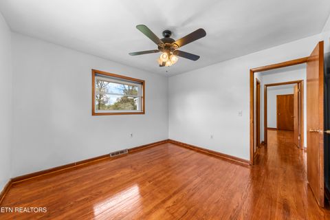 Tiny photo for 328 Edgewood Drive, LaFollette, TN 37766 (MLS # 1317495)