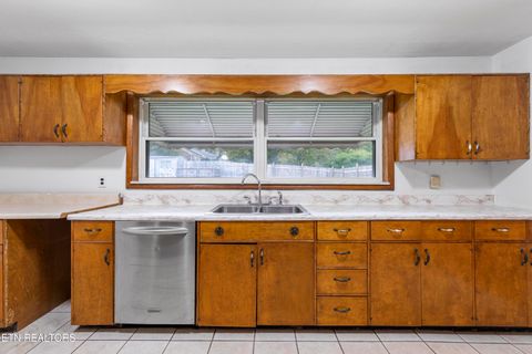 Tiny photo for 328 Edgewood Drive, LaFollette, TN 37766 (MLS # 1317495)