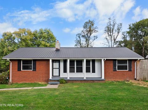 Photo of 328 Edgewood Drive, LaFollette, TN 37766 (MLS # 1317495)