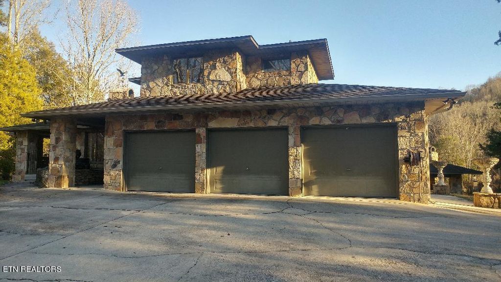 Photo of 1013 Oliver Springs Hwy, Clinton, TN 37716 (MLS # 1244458)