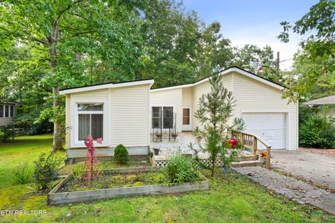 Photo of 115 Lakeshire Drive, Crossville, TN 38558 (MLS # 1355911)