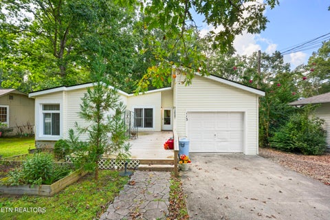 Tiny photo for 115 Lakeshire Drive, Crossville, TN 38558 (MLS # 1355911)