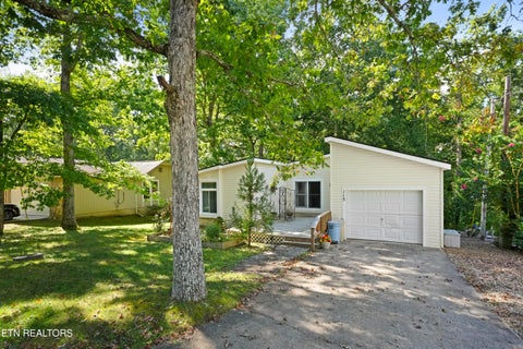 Tiny photo for 115 Lakeshire Drive, Crossville, TN 38558 (MLS # 1355911)
