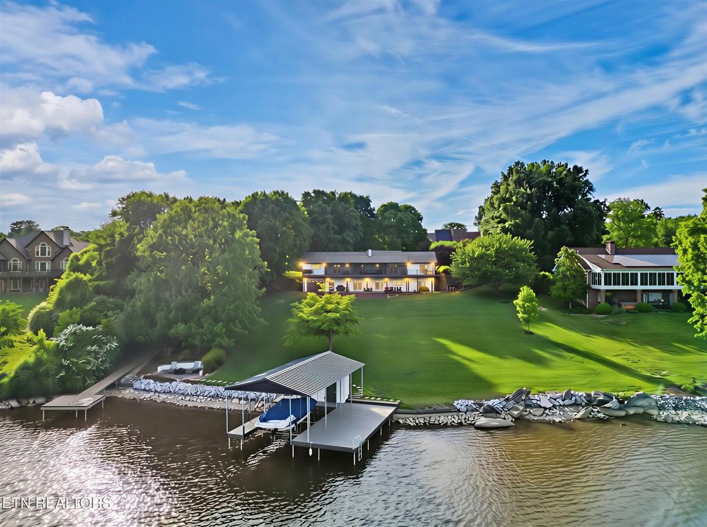 Photo of 725 Loudon View Drive, Friendsville, TN 37737 (MLS # 1339905)