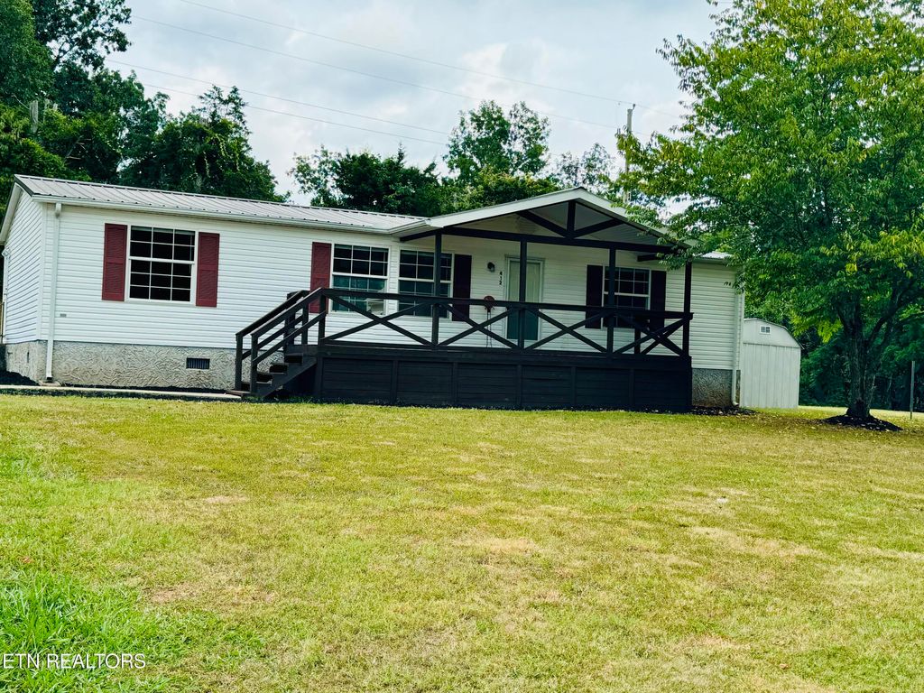 Photo of 412 WHITAKER St, Tazewell, TN 37879 (MLS # 1269732)