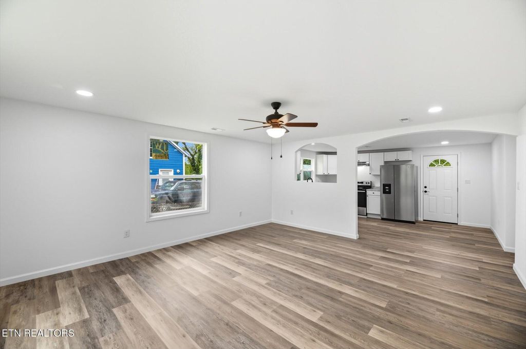 Photo of 477 Marlow Circle, Clinton, TN 37716 (MLS # 1316311)