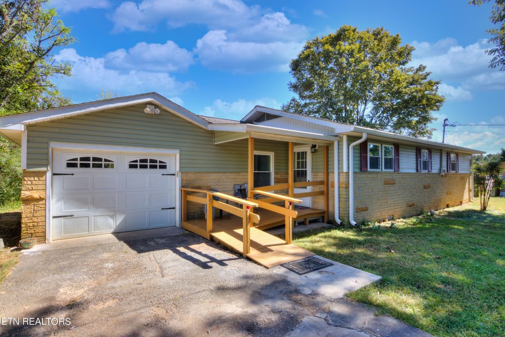 Photo of 189 Scenic Circle, Tellico Plains, TN 37385 (MLS # 1241638)