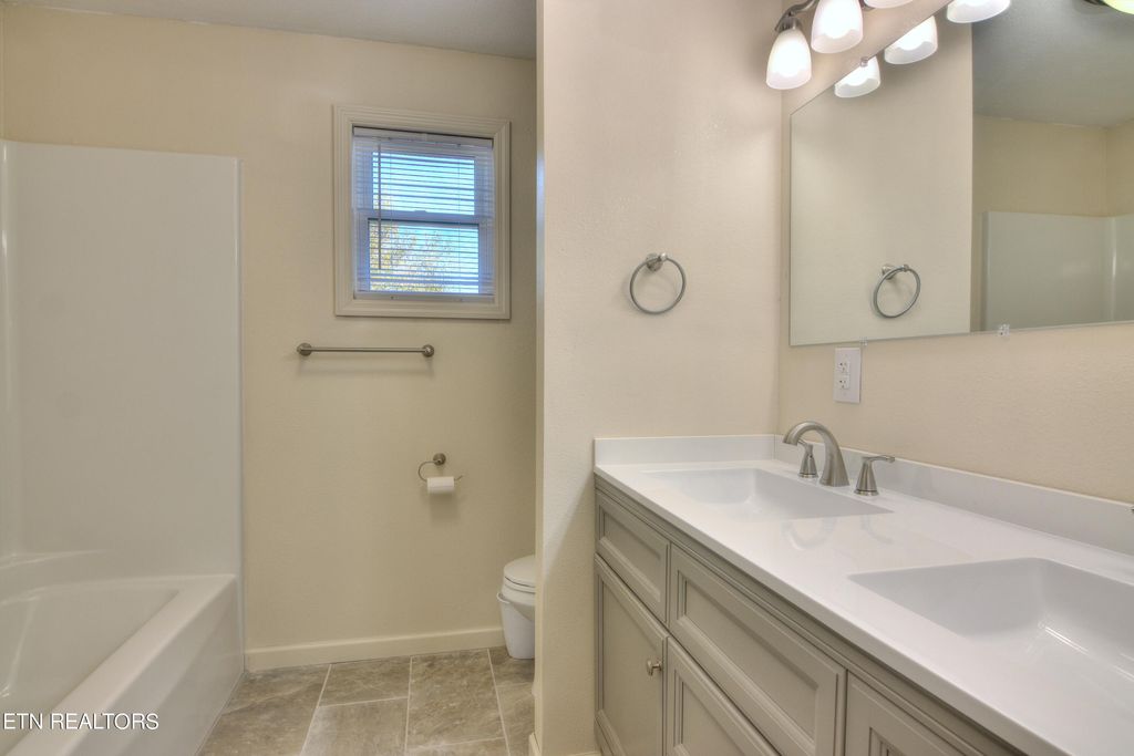 Photo of 189 Scenic Circle, Tellico Plains, TN 37385 (MLS # 1241638)