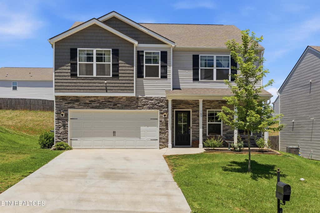 Photo of 165 Ashe Ave, Lenoir City, TN 37771 (MLS # 1343476)