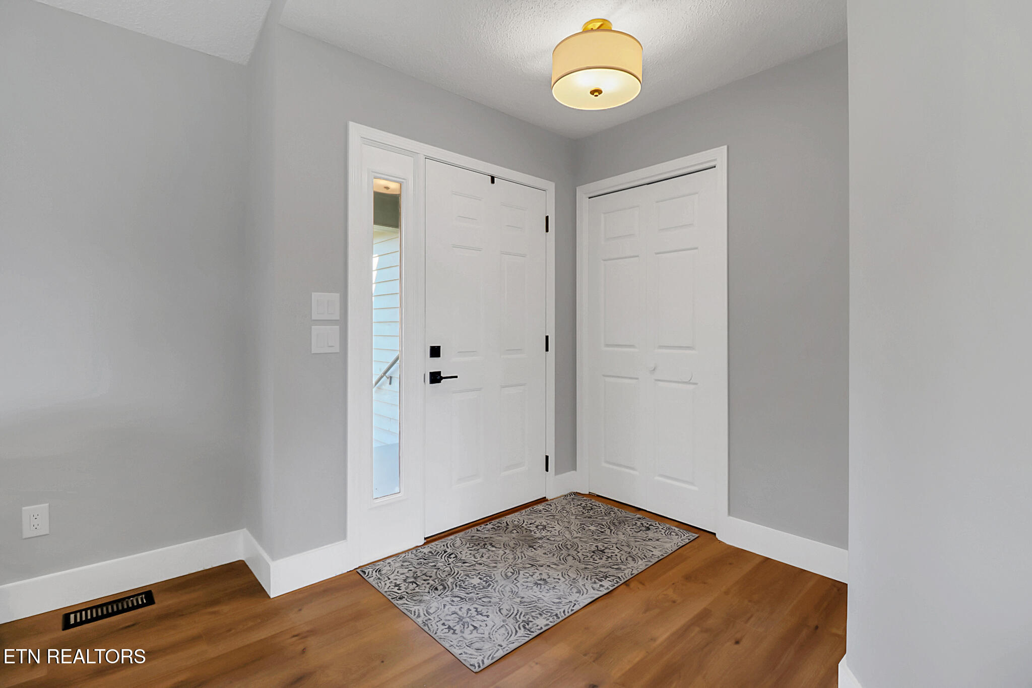 123 Lakeview Drive