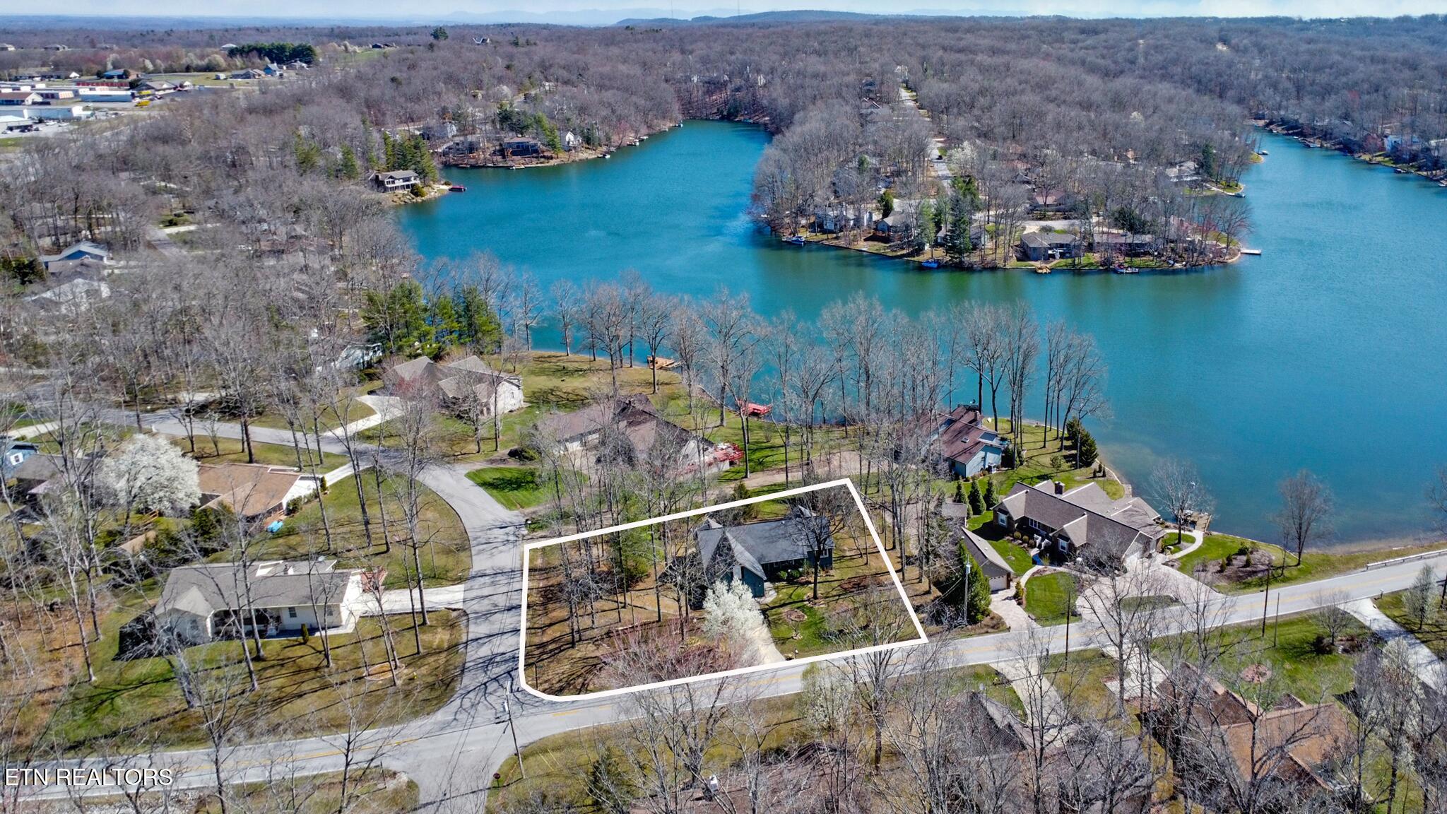 123 Lakeview Drive