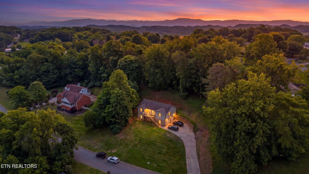 Photo of 3259 River Pointe Circle, Kodak, TN 37764 (MLS # 1340442)